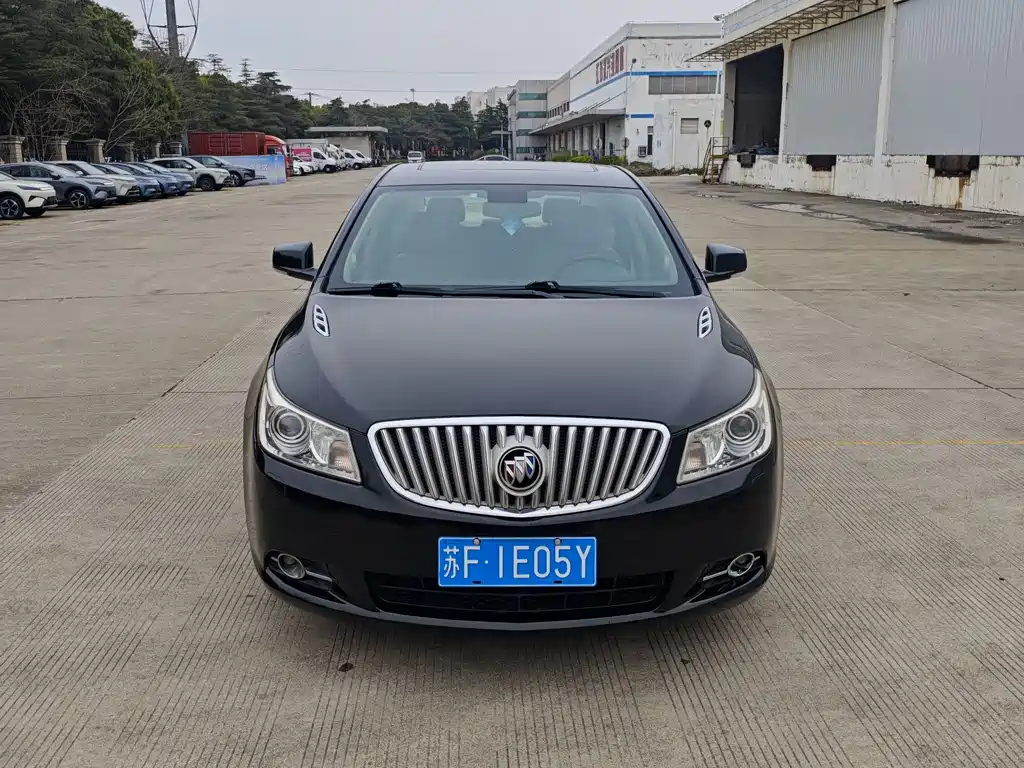 BUICK LACROSSE 2011