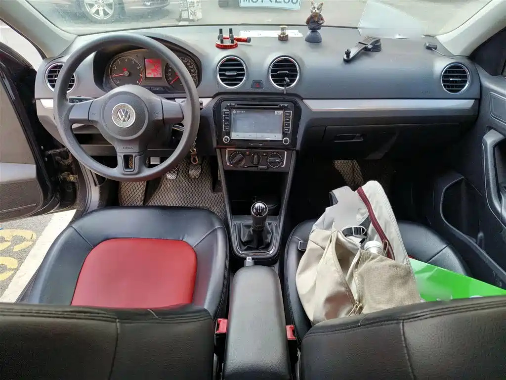 VOLKSWAGEN JETTA 2015