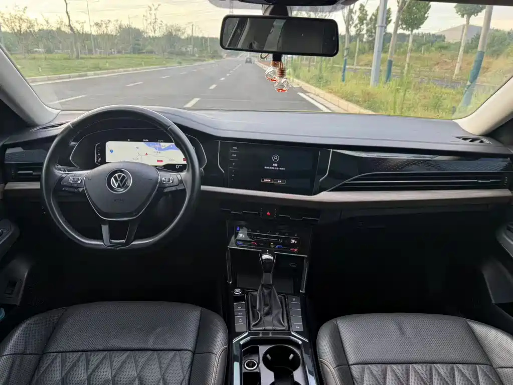 VOLKSWAGEN PASSAT 2021