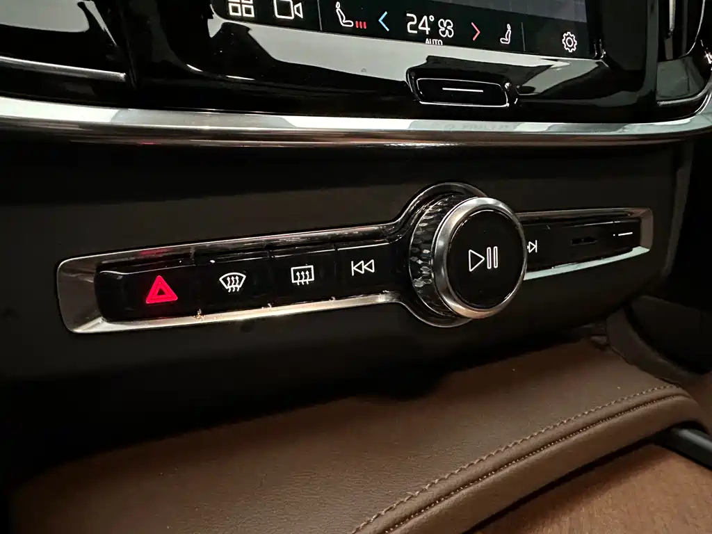 VOLVO S90 2022