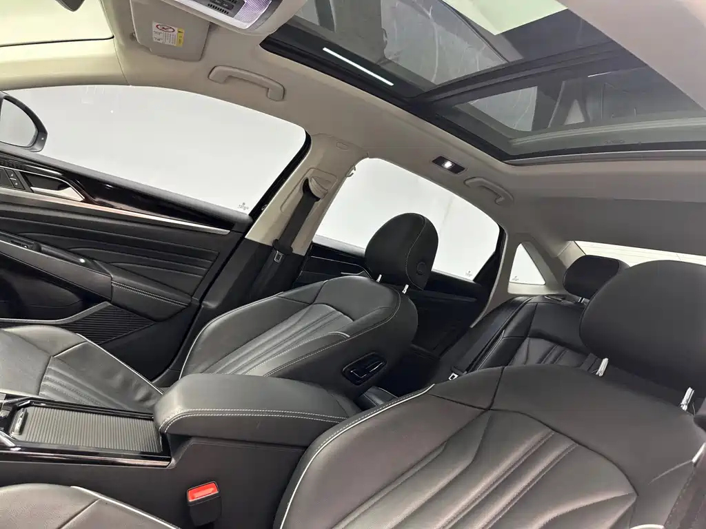 VOLKSWAGEN PASSAT 2022