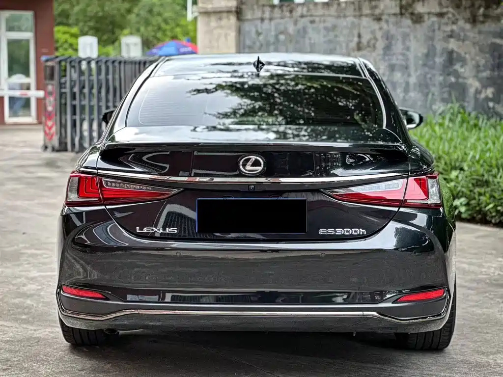 LEXUS ES 2022