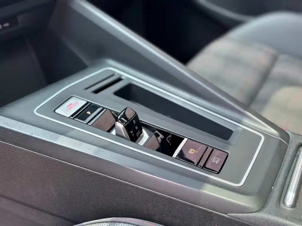 VOLKSWAGEN GOLF GTI 2021