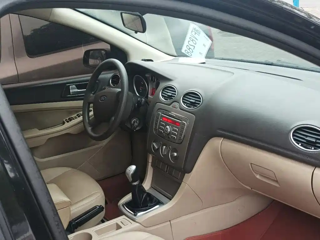 FORD FOCUS 2011