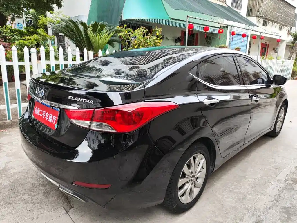 HYUNDAI ELANTRA 2015