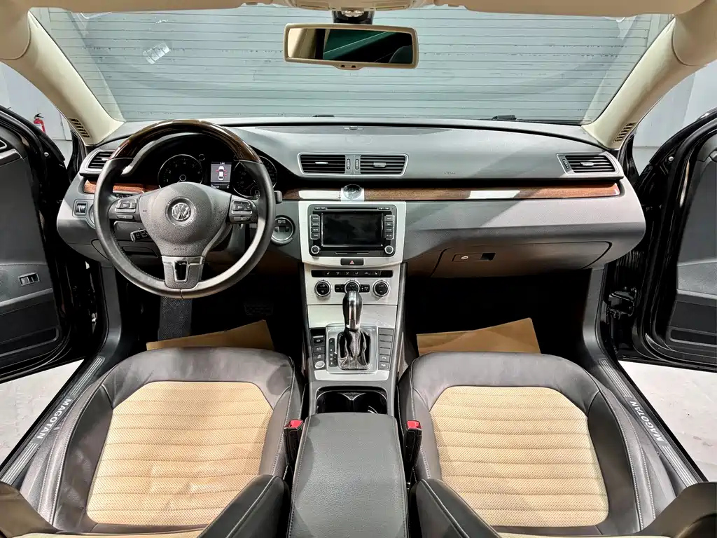 VOLKSWAGEN MAGOTAN 2013