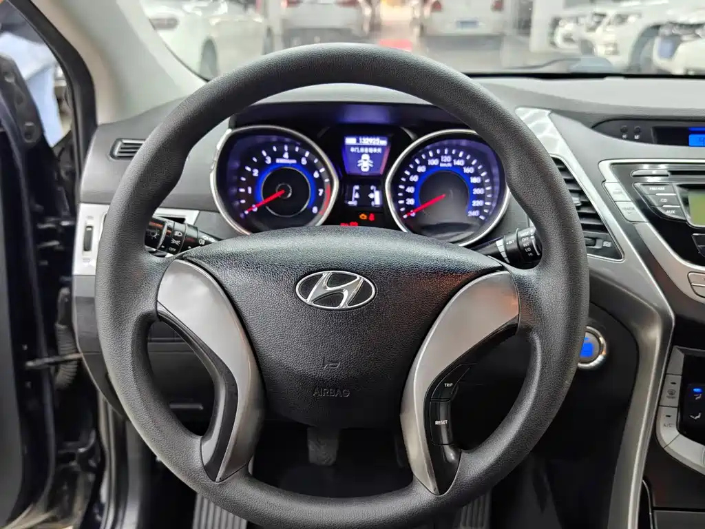HYUNDAI ELANTRA 2013