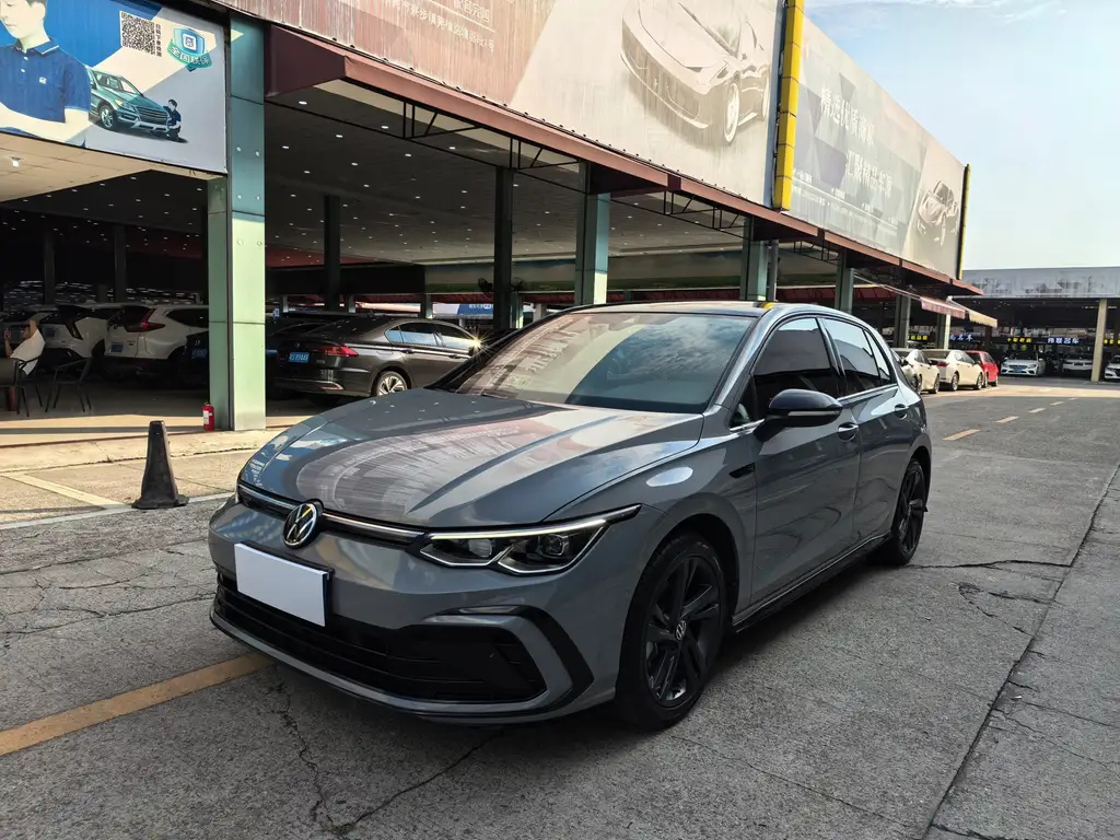 VOLKSWAGEN GOLF 2021