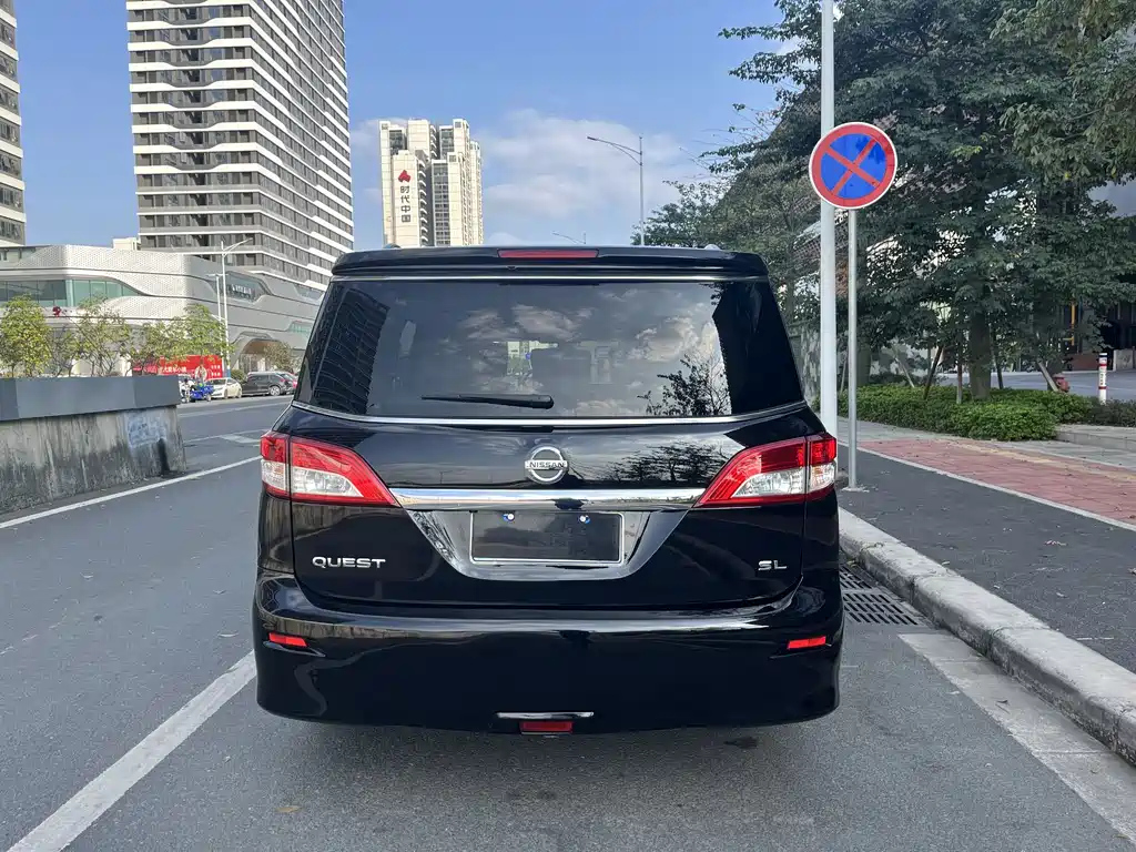 NISSAN QUEST 2014