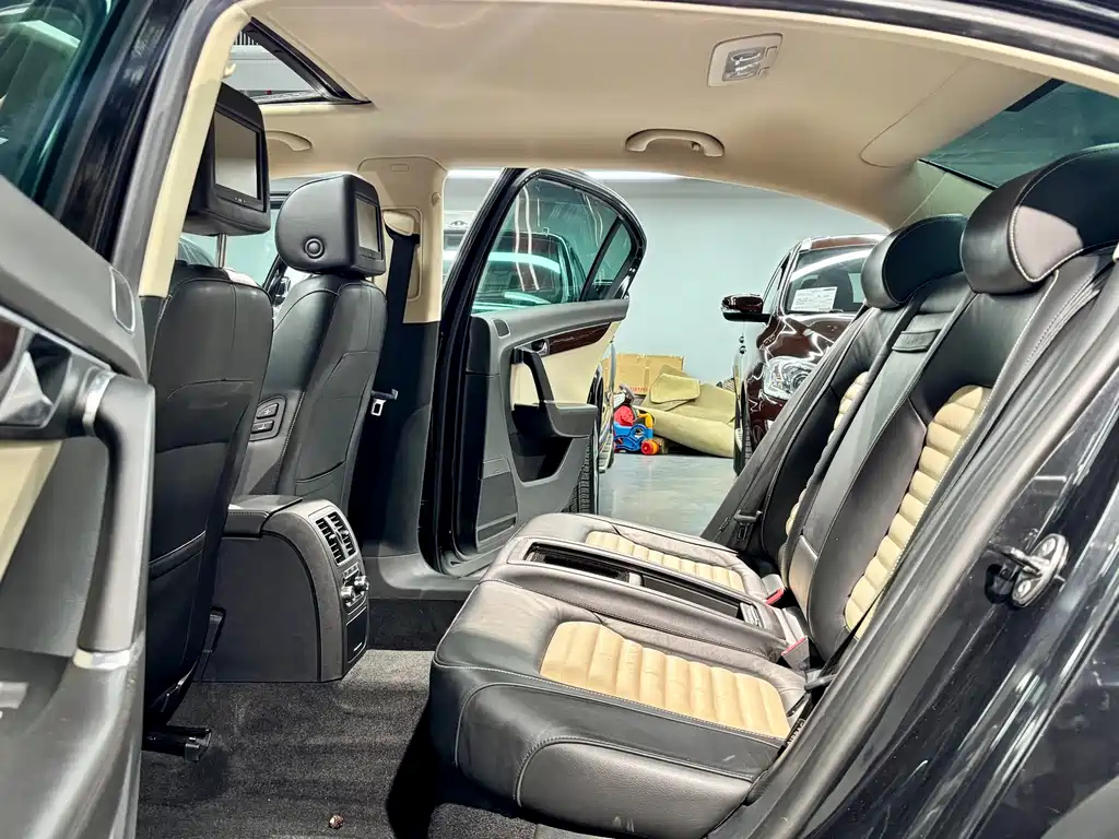 VOLKSWAGEN MAGOTAN 2013