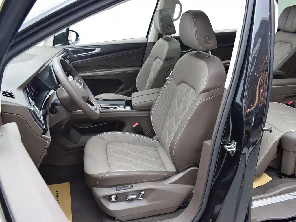 VOLKSWAGEN VILORAN 2024