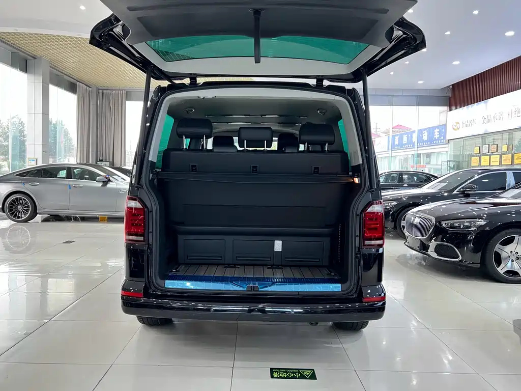 VOLKSWAGEN MULTIVAN 2019