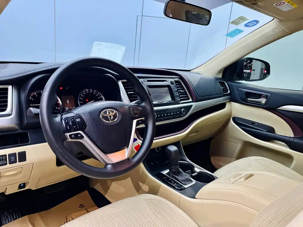 TOYOTA HIGHLANDER 2015