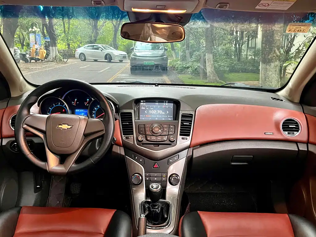 CHEVROLET CRUZE 2015
