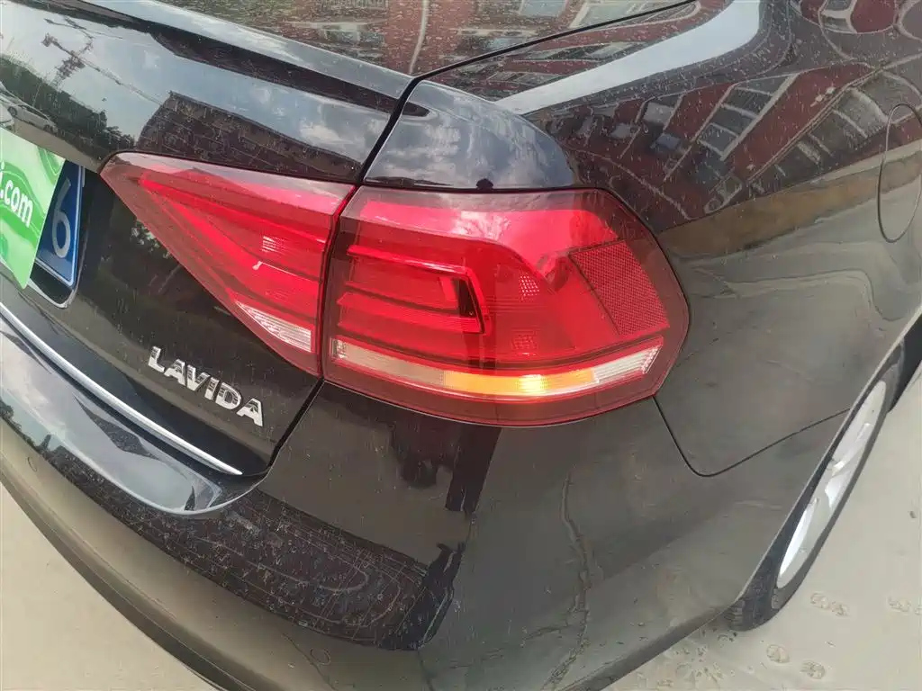 VOLKSWAGEN LAVIDA 2019