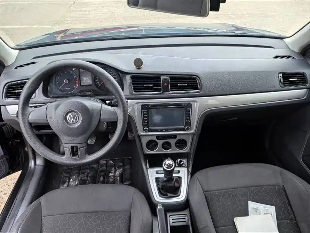 VOLKSWAGEN LAVIDA 2013