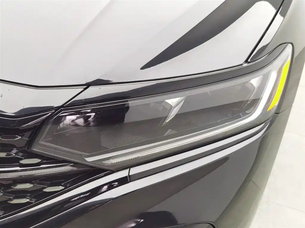 VOLKSWAGEN PASSAT 2022