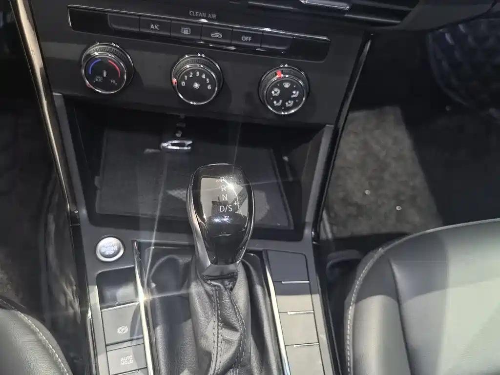 VOLKSWAGEN PASSAT 2022