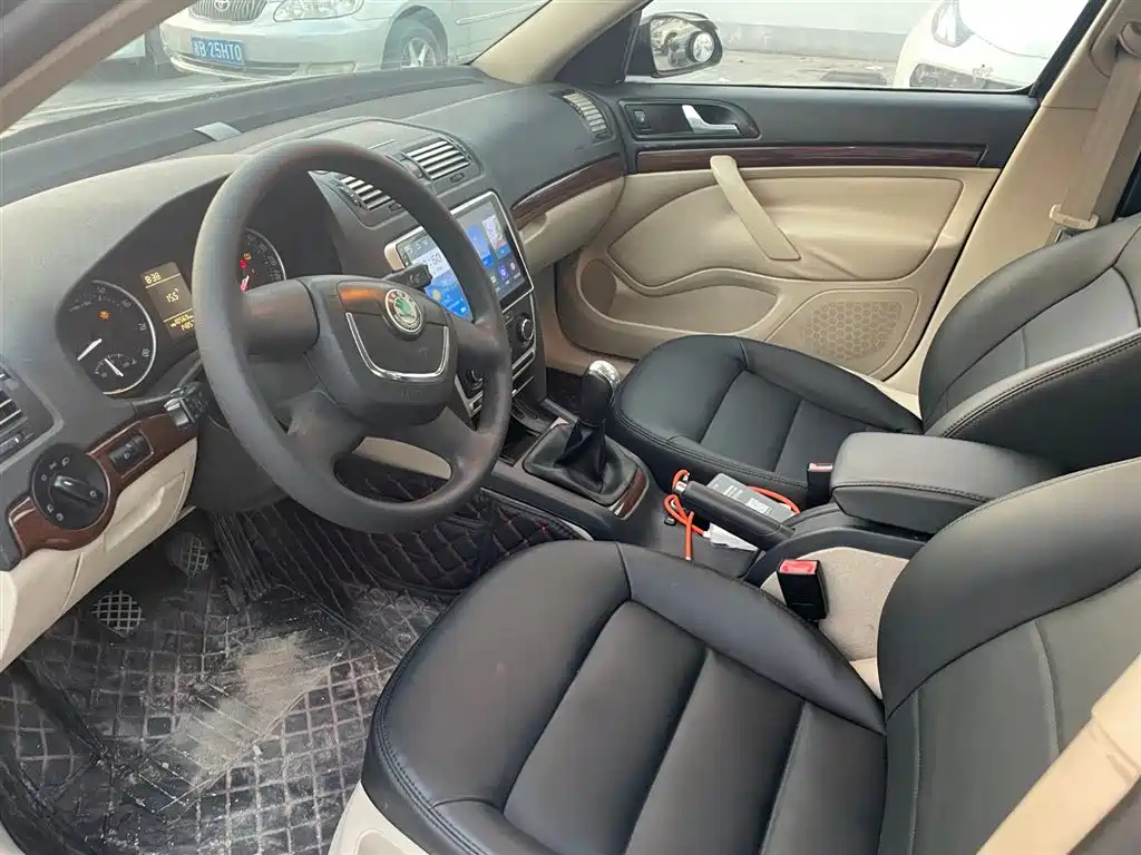SKODA OCTAVIA 2011