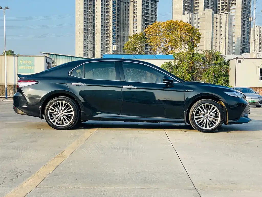 TOYOTA CAMRY 2020