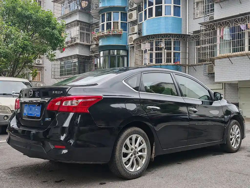 NISSAN SYLPHY 2019