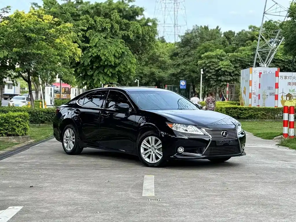 LEXUS ES 2014