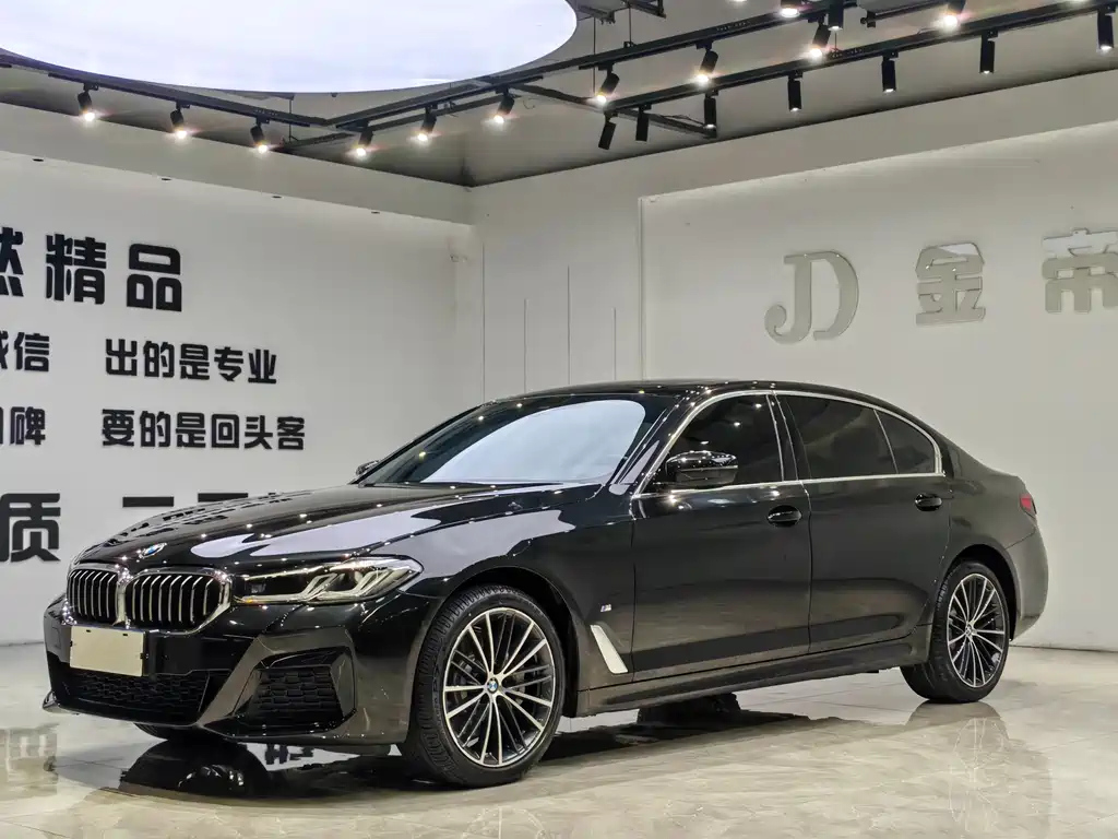 BMW 5-SERIES 2022
