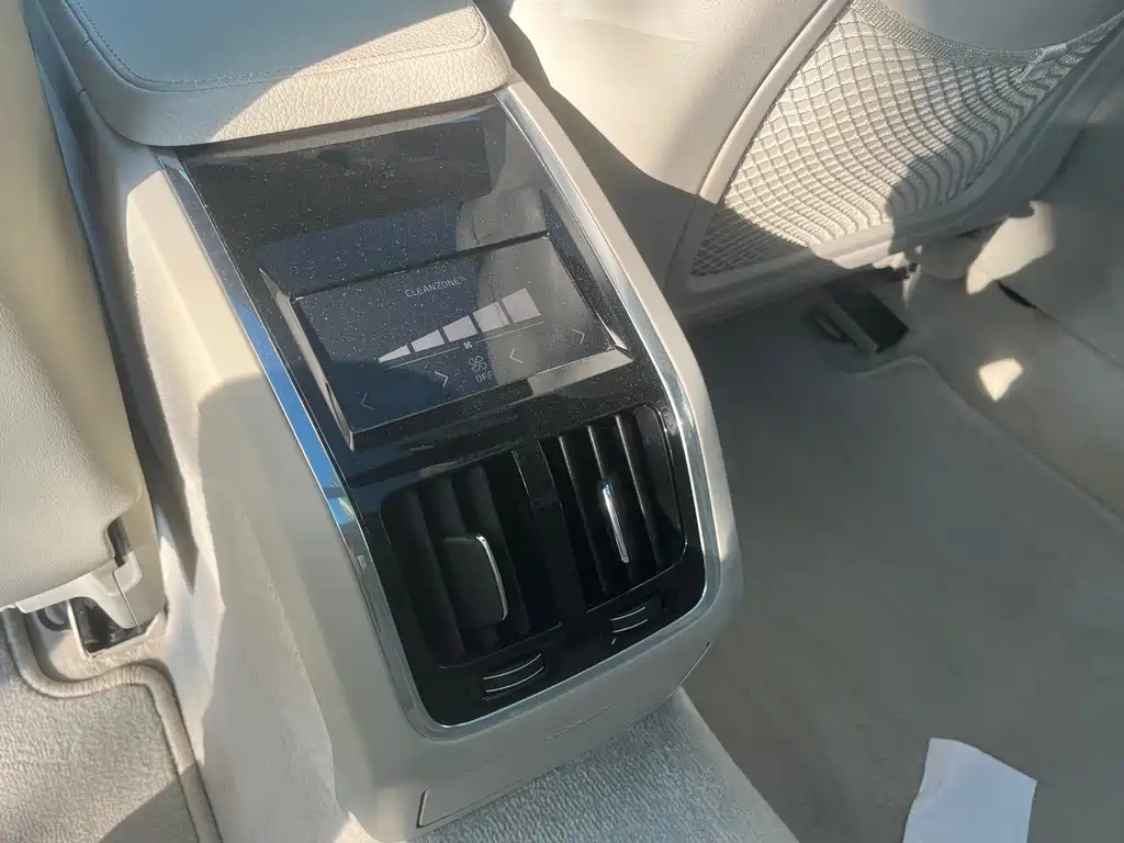 VOLVO S90 2017