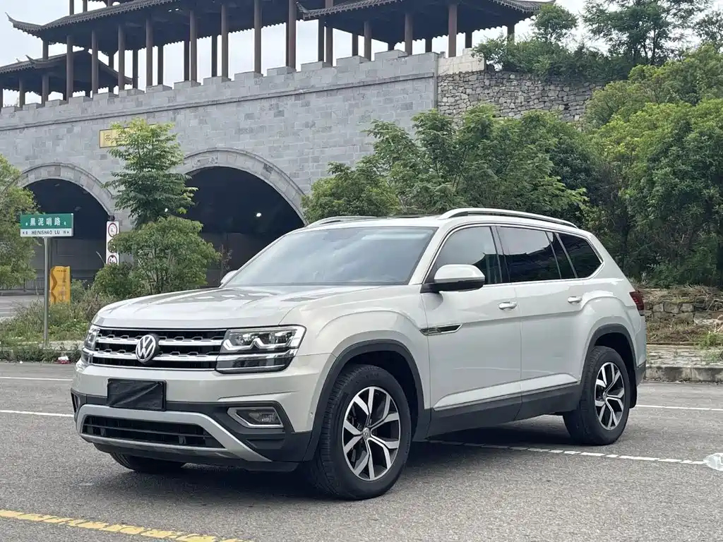 VOLKSWAGEN TOURAN 2017