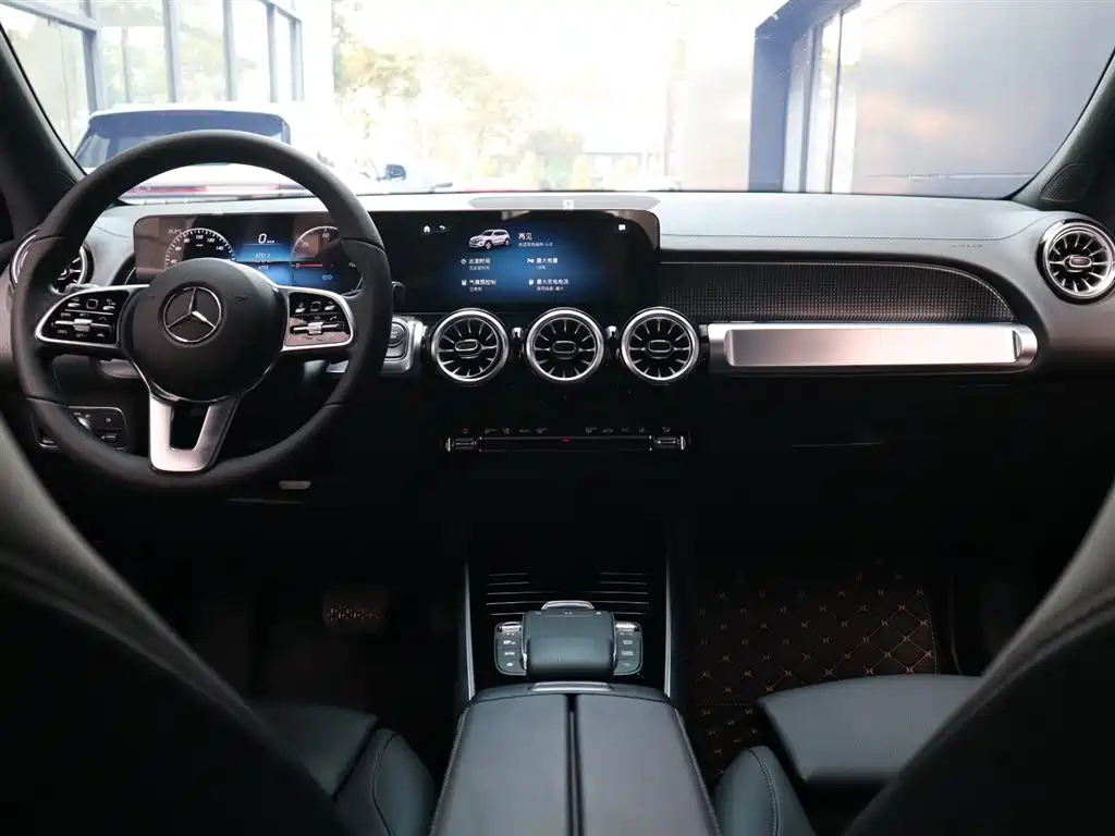 MERCEDES BENZ EQB 2023