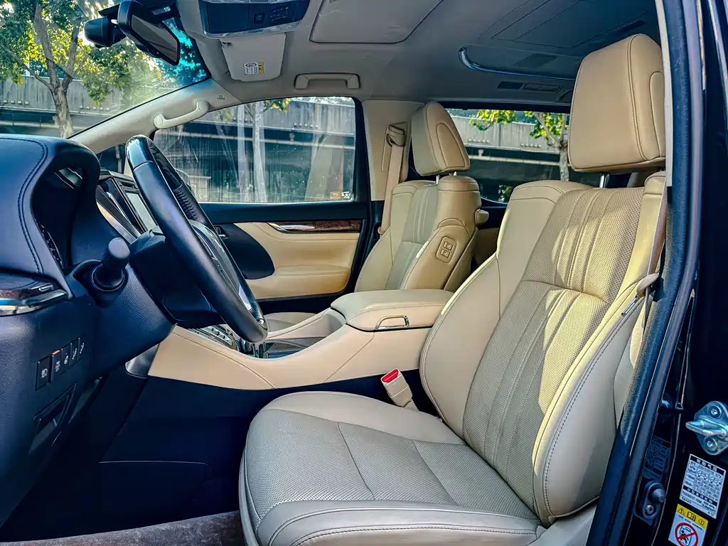 TOYOTA ALPHARD 2019