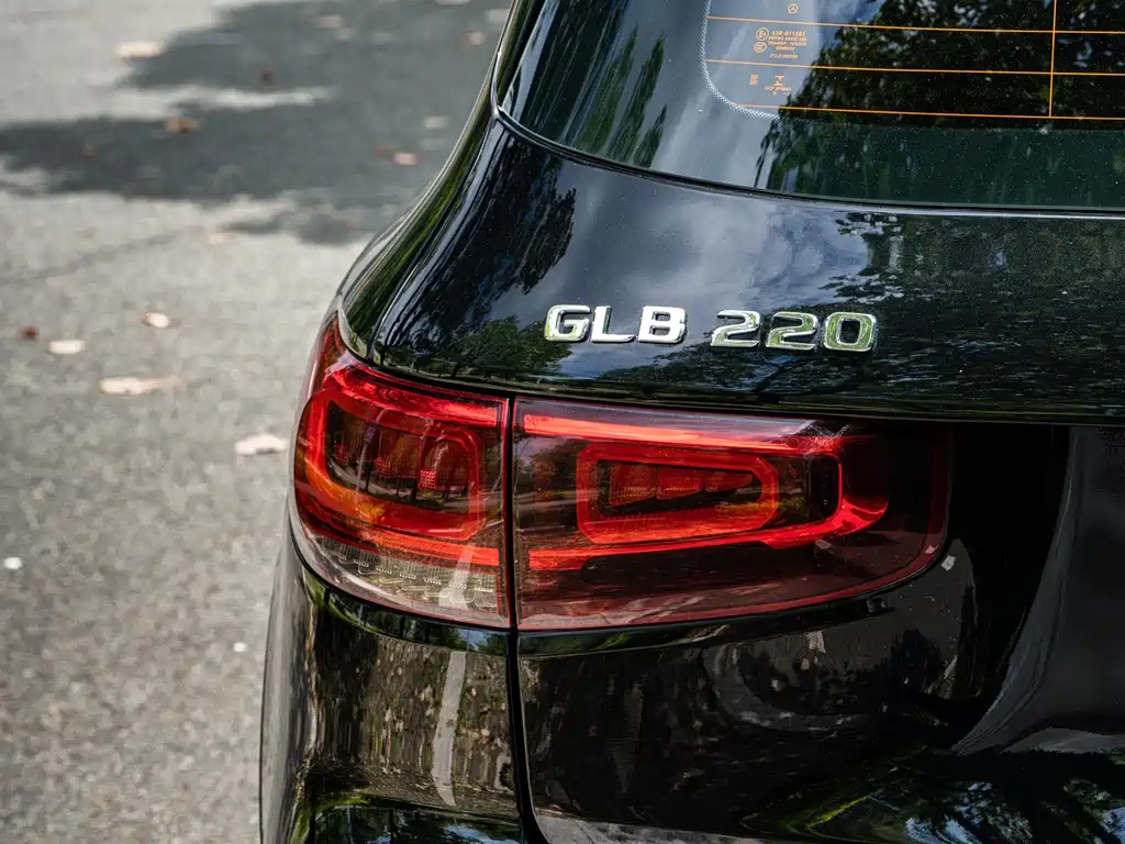 MERCEDES BENZ GLB 2023