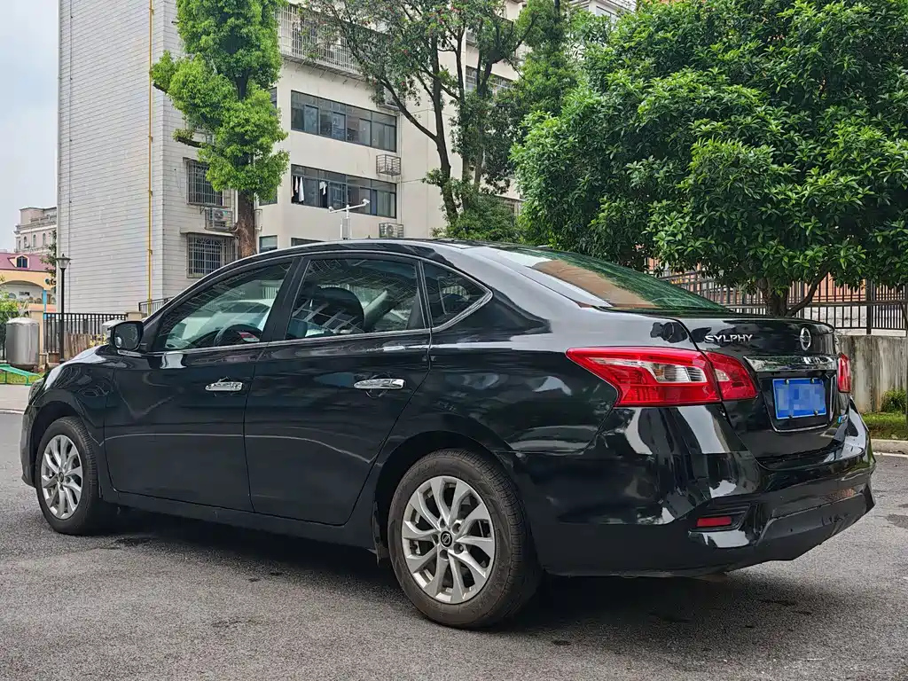 NISSAN SYLPHY 2019