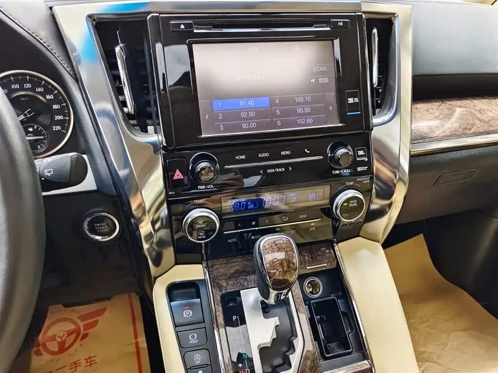 TOYOTA ALPHARD 2019