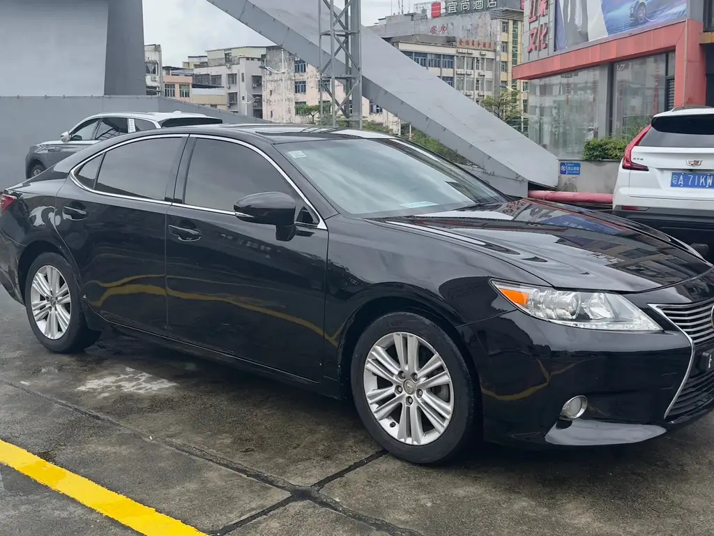 LEXUS ES 2013