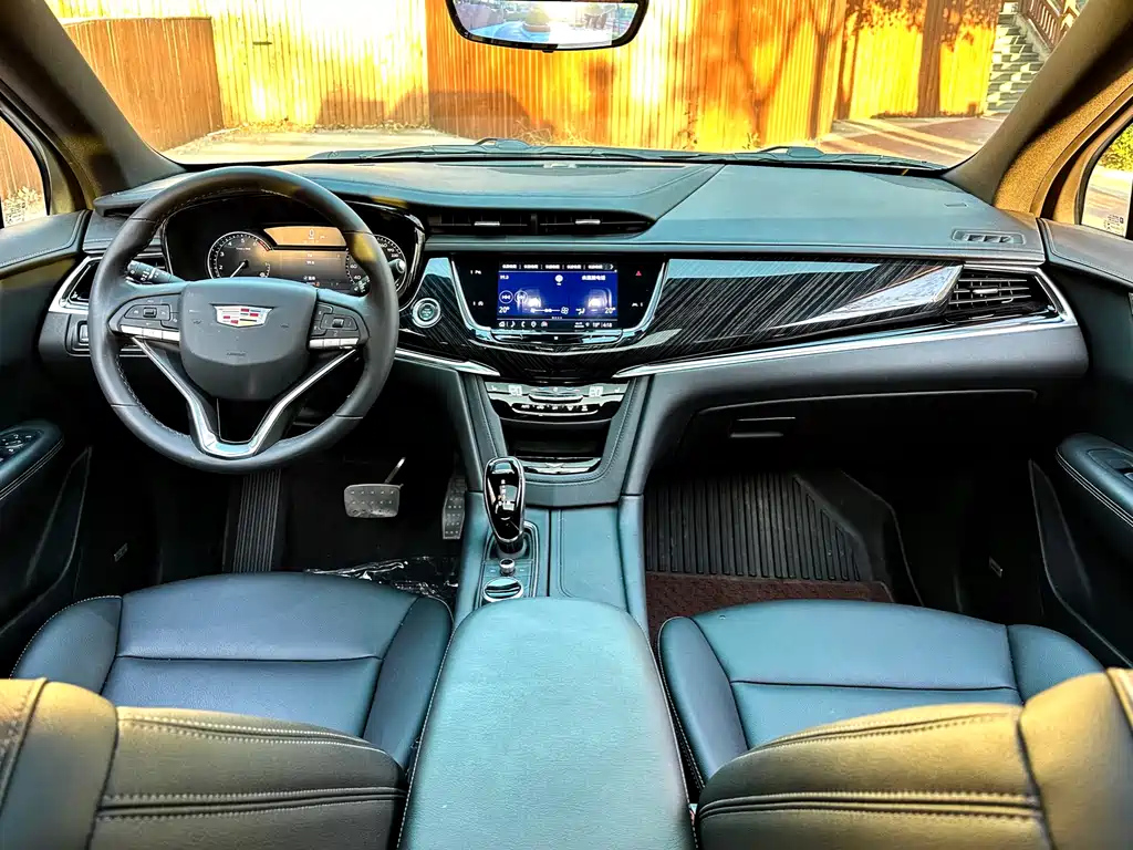 CADILLAC XT6 2021
