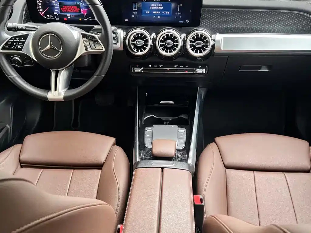 MERCEDES BENZ GLB 2024