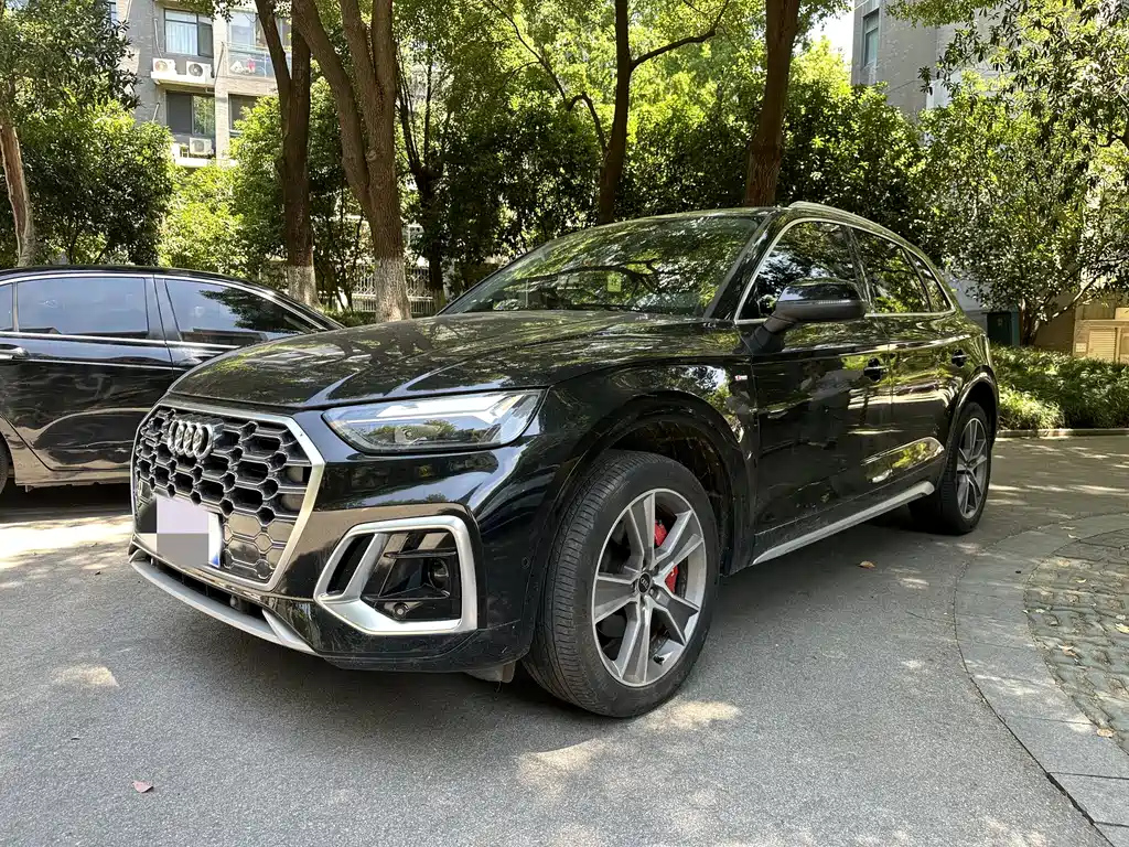 AUDI Q5L 2022