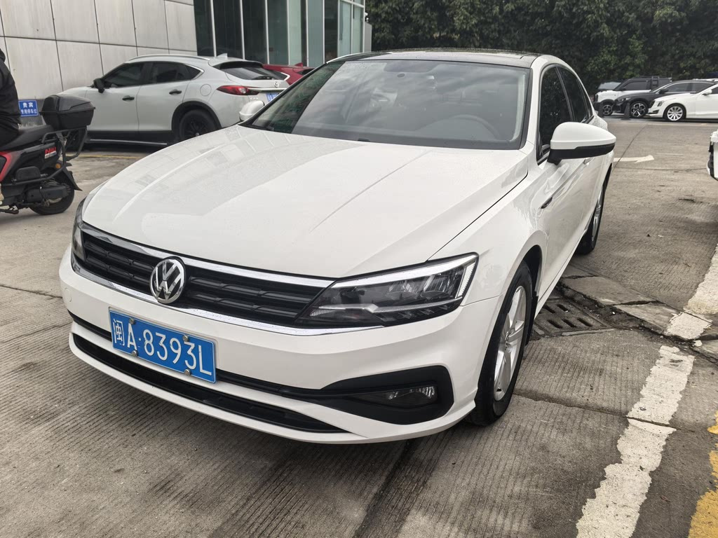 VOLKSWAGEN LAMANDO 2019