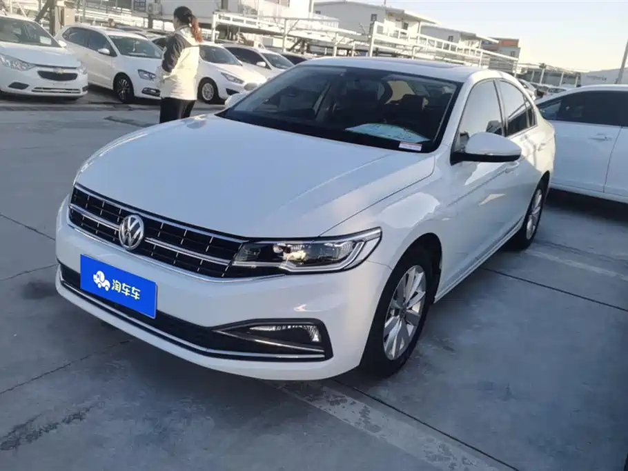 VOLKSWAGEN BORA 2020
