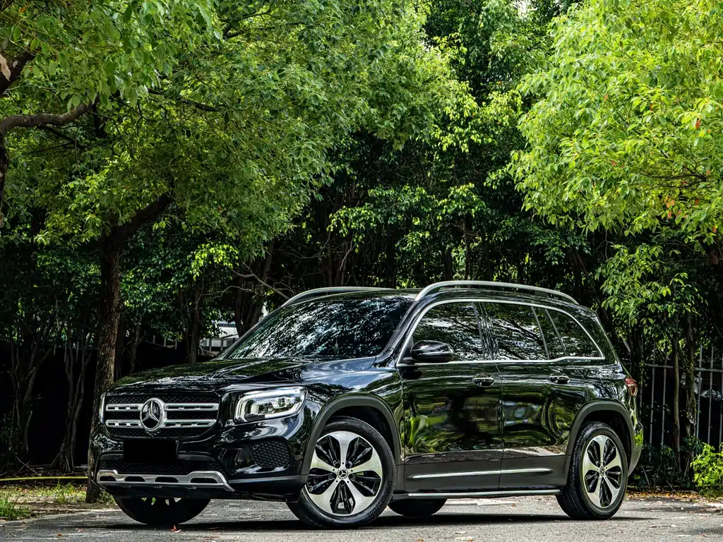 MERCEDES BENZ GLB 2023