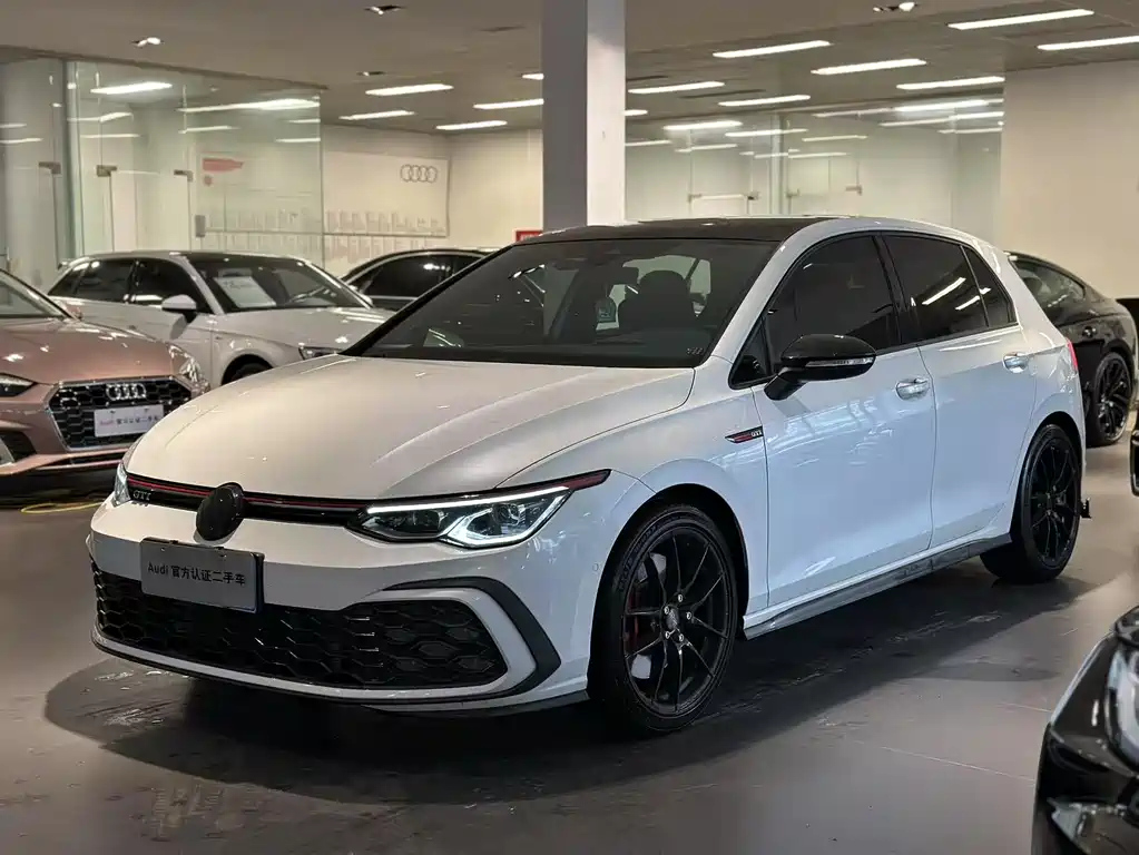 VOLKSWAGEN GOLF GTI 2021