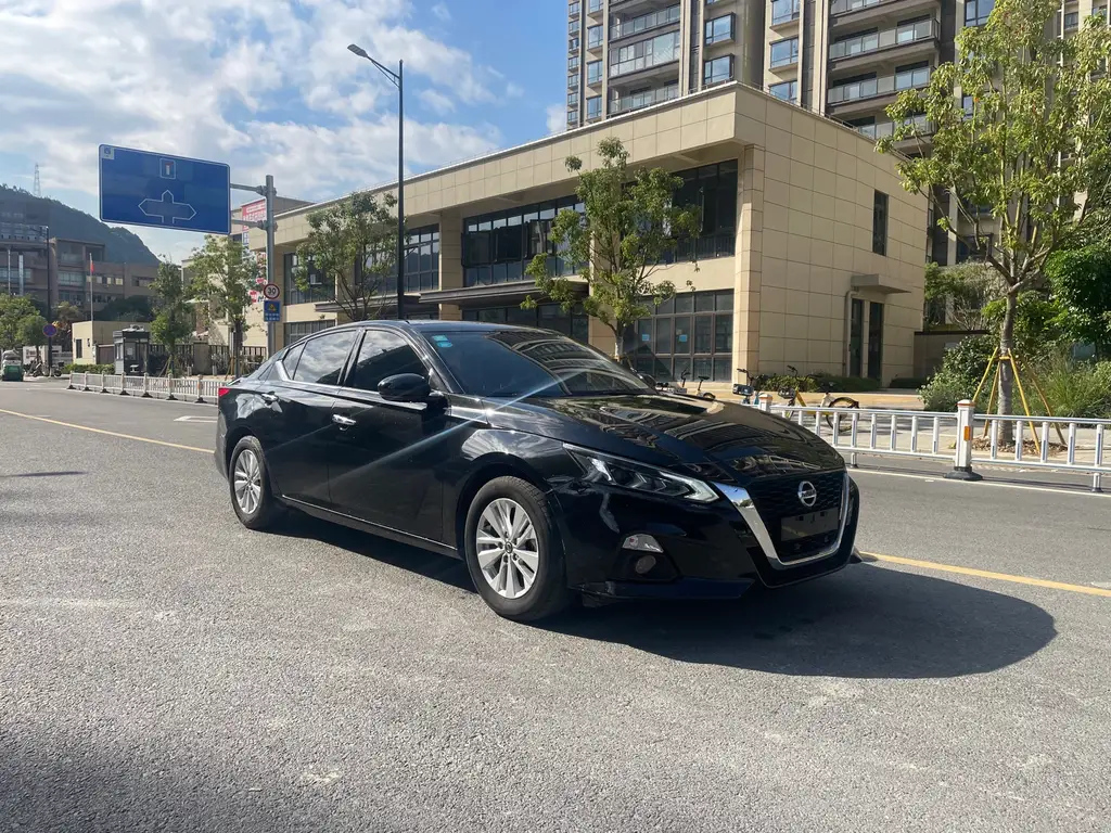 NISSAN TEANA 2020