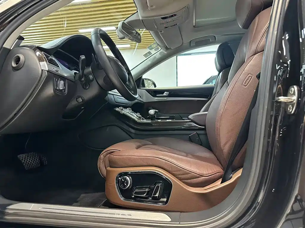 AUDI A8 2013