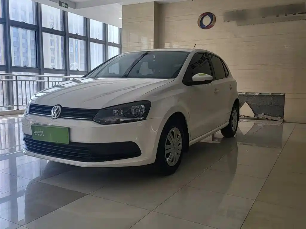 VOLKSWAGEN POLO 2016