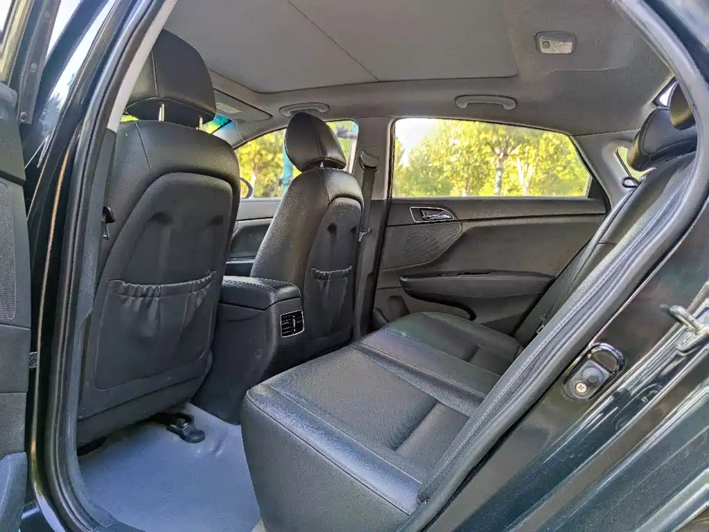 HYUNDAI MISTRA 2015