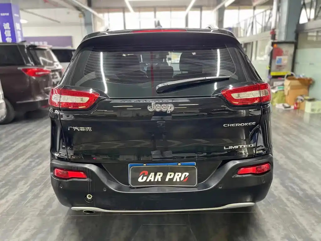 JEEP CHEROKEE 2020