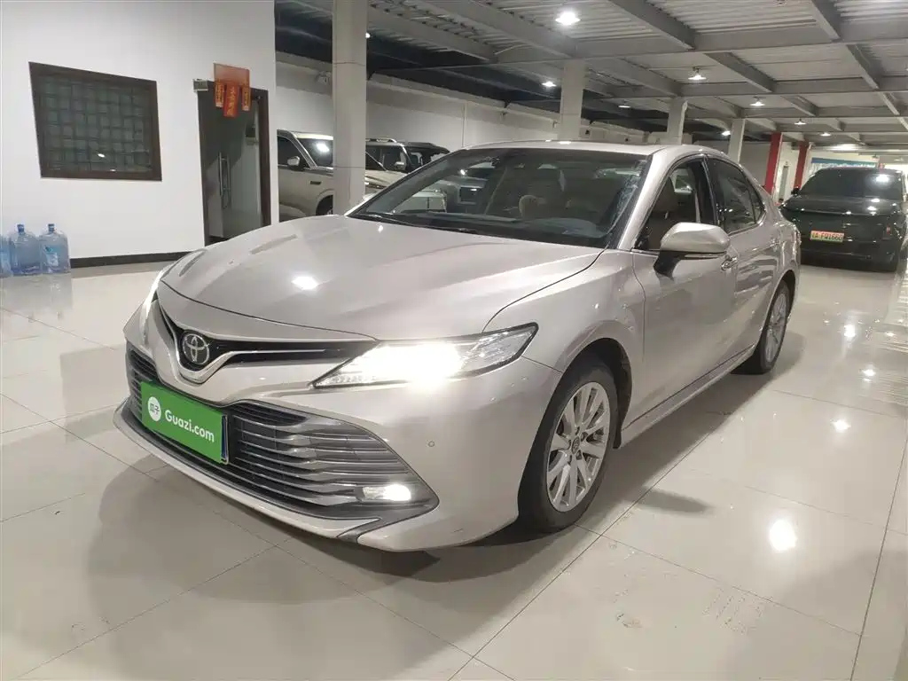 TOYOTA CAMRY 2019