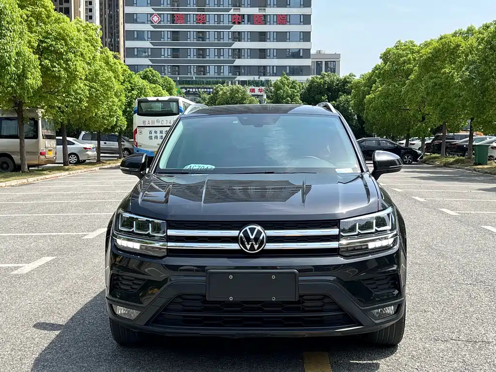 VOLKSWAGEN THARU 2021