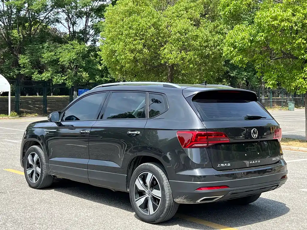 VOLKSWAGEN THARU 2021